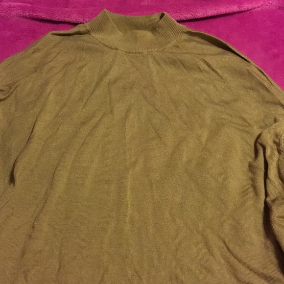 Shirt - Picture 2 of 4